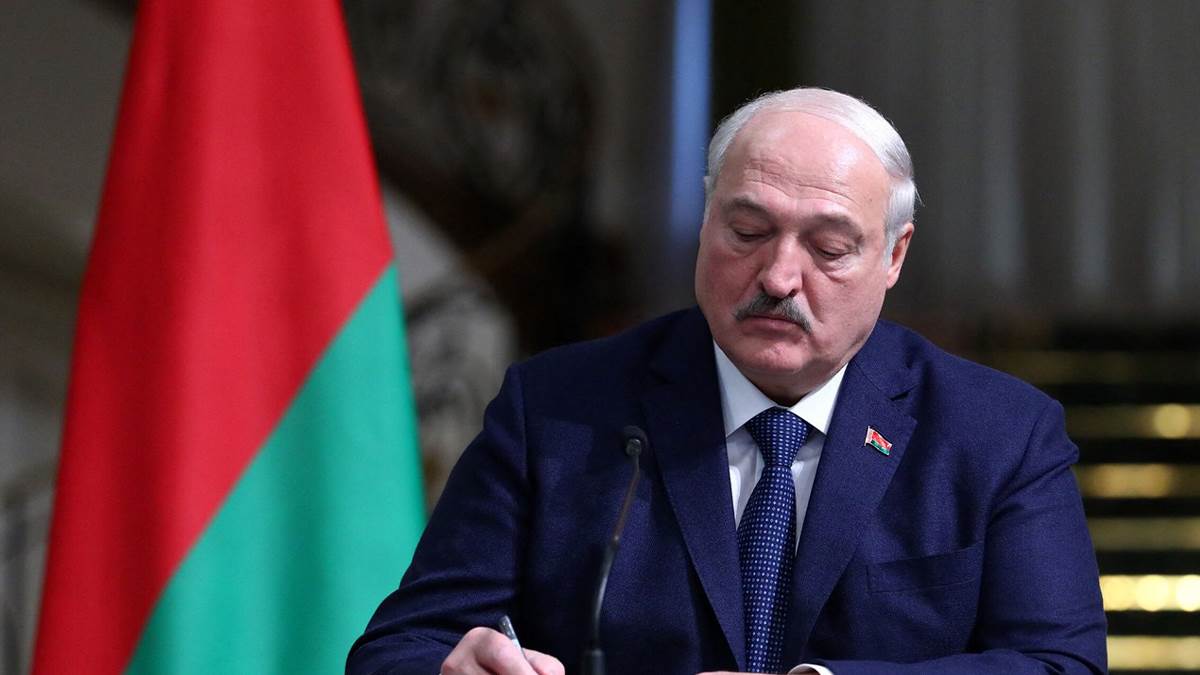  Da li se sprema susret Putina i Makrona? Lukašenko otkrio šta mu je rekao 