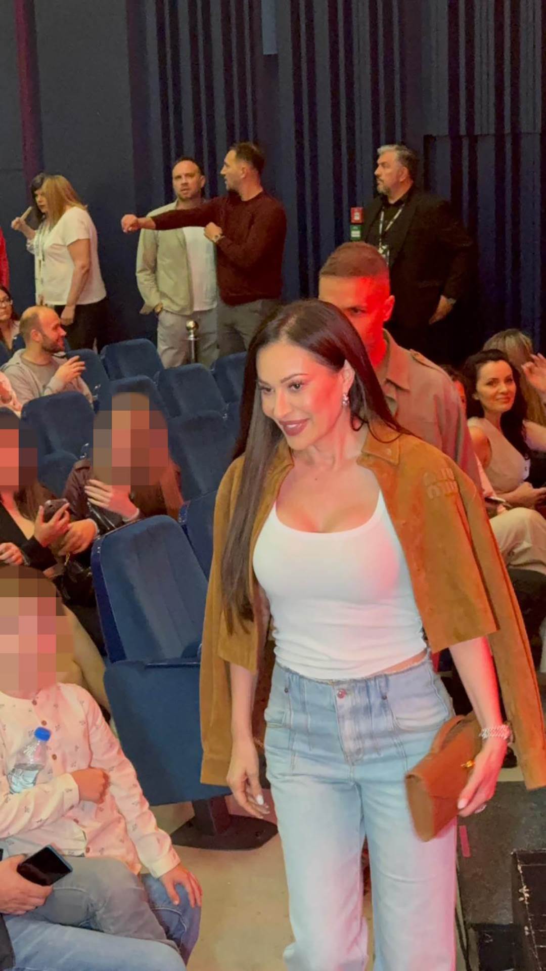  Ceca uhvaćena kako đuska sa Milicom Pavlović  
