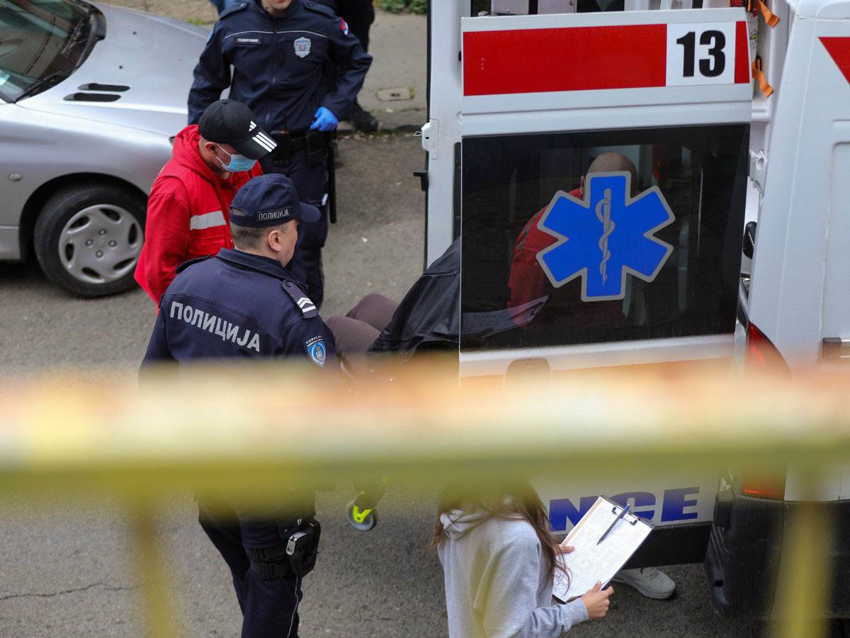  Ovo je žena koja je mužu zarila nogar od stola u srce: Policija je izvela iz stana u kojem je pronađ 