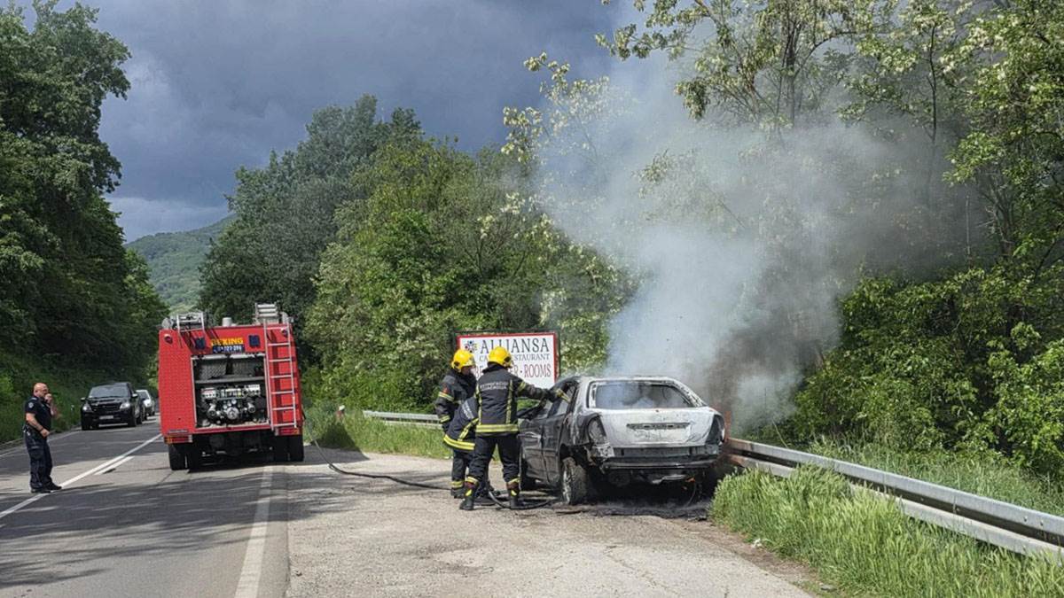  Prijavljen za porodično nasilje pa se zapalio u autu? Drama kod Čačka, muškarac (68) podlegao povred 