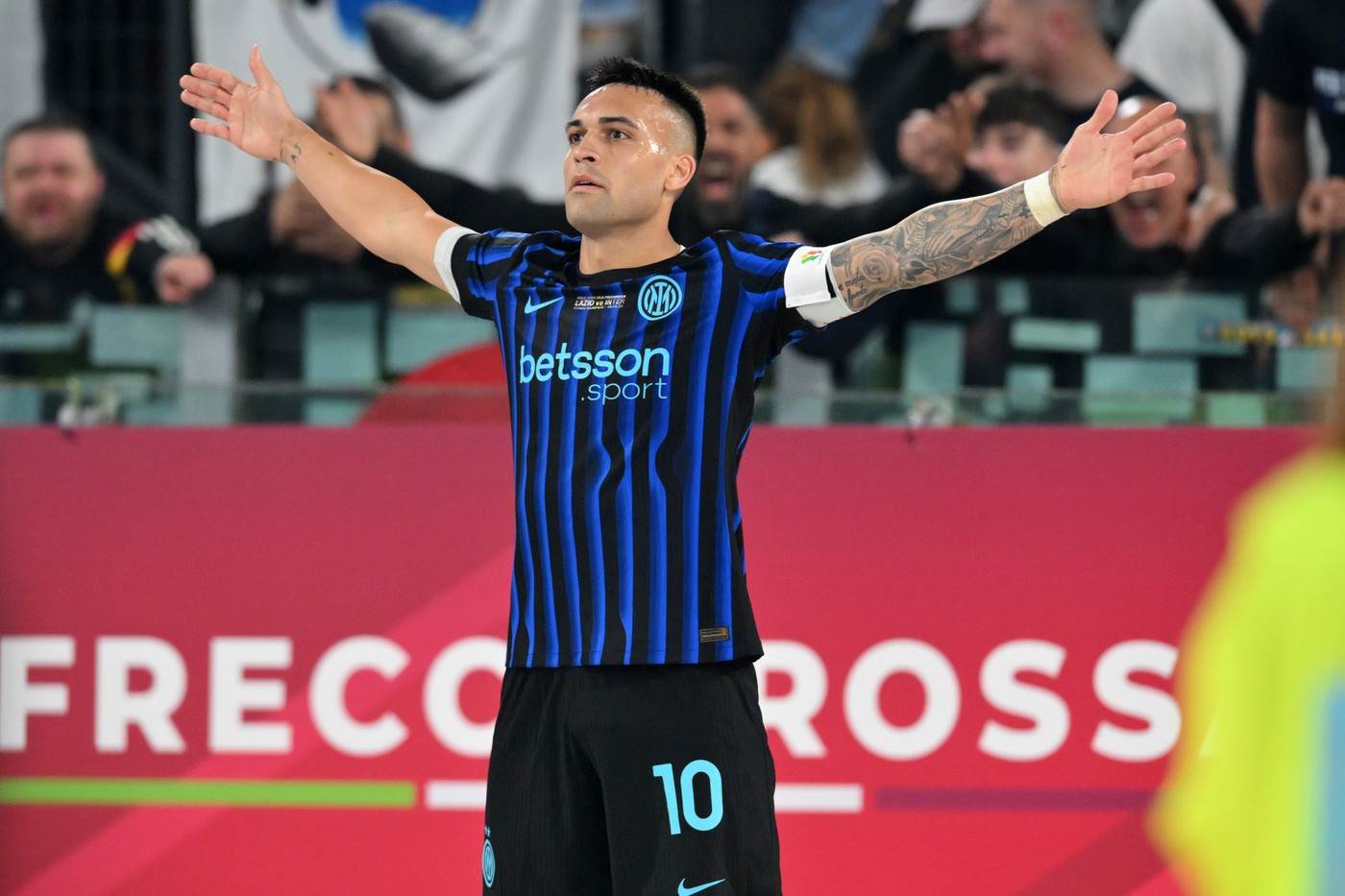  Navijači Lacija prekinuli bojkot, ali uzalud – Inter osvojio Kup Italije i stigao do duple krune! 