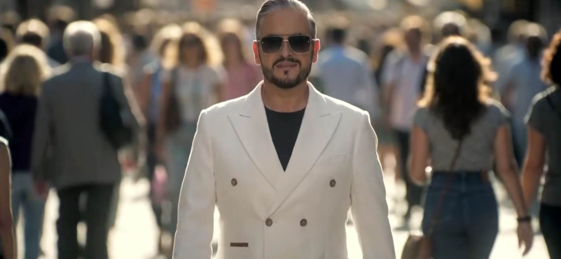  Neno Murić objavio spot za pjesmu "Ako čuješ glas" kojom najavljuje treći album 