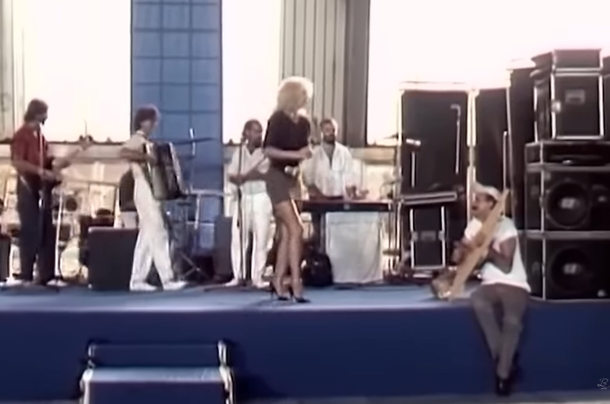  "Da smo se tad upoznali ne bi završili film": Brena snimala scenu s Gidrom, kad je u salu ušao pozna 