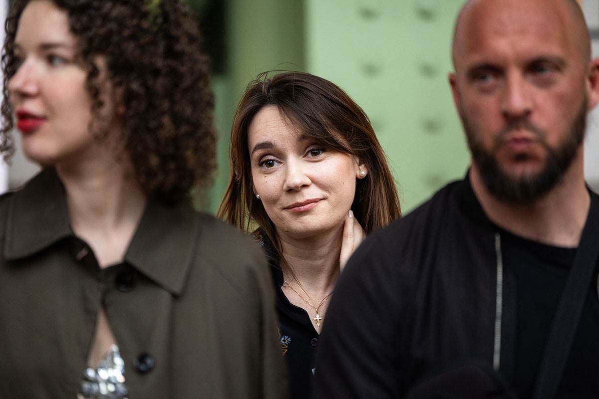  Ko je Ruskinja koja pravi haos u Francuskoj: "Kao da Dart Vejder uđe u sobu, svi prestanu da pričaju 