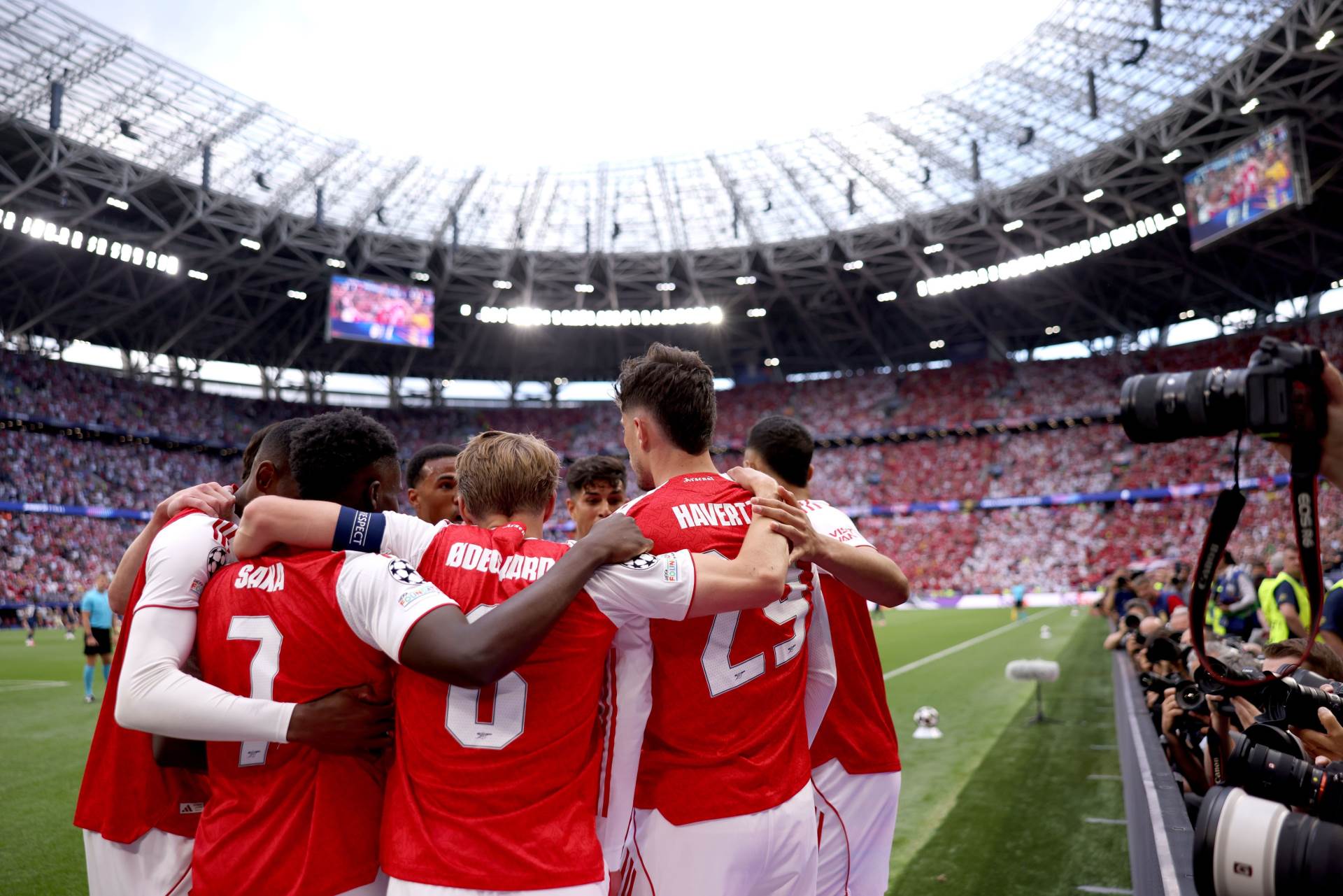  Arsenal morao da slavi u najtežem trenutku: Pravo sa finala Lige šampiona na paradu u Londonu 