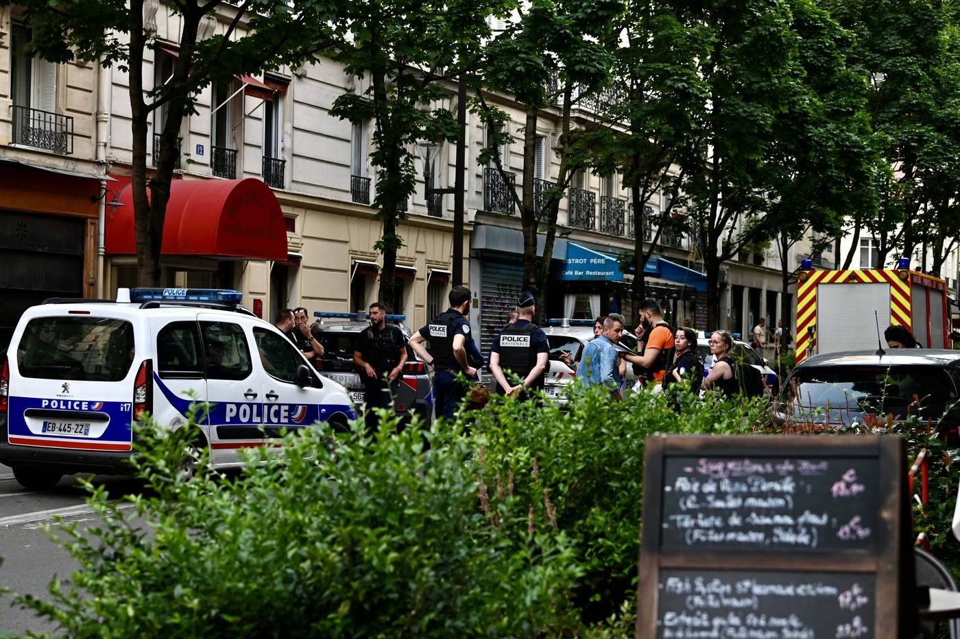  Incident u  Francuskoj: Muškarac se zabarikidirao u stanu sa trogodišnjom ćerkom 