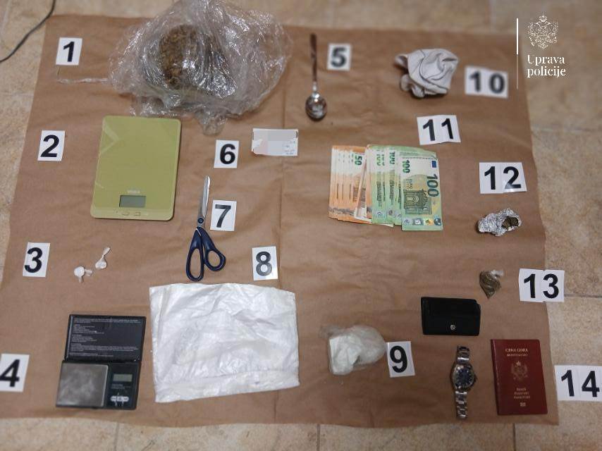  UP: U pretresima objekata povezanih sa Zvicerom i njegovom OKG uhapšena jedna osoba, oduzeti droga, oružje i vozila
 