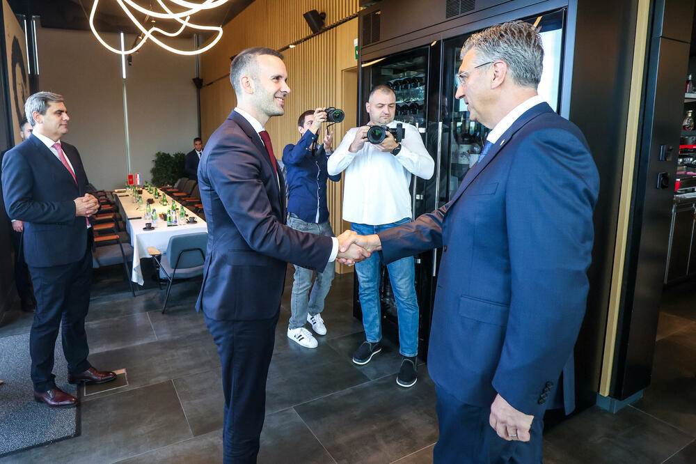 Plenković: Rješavanje otvorenih pitanja važno je za dugoročno unapređenje odnosa Hrvatske i Crne Gore Info Plenković: Rješavanje otvorenih pitanja važno je za dugoročno unapređenje odnosa Hrvatske i Crne Gore Info