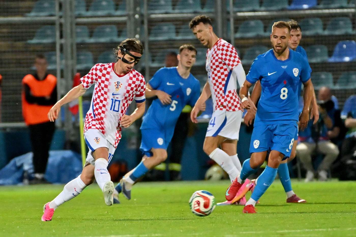  Hrvatska u nadoknadi srušila Sloveniju pred put na Mundijal! 