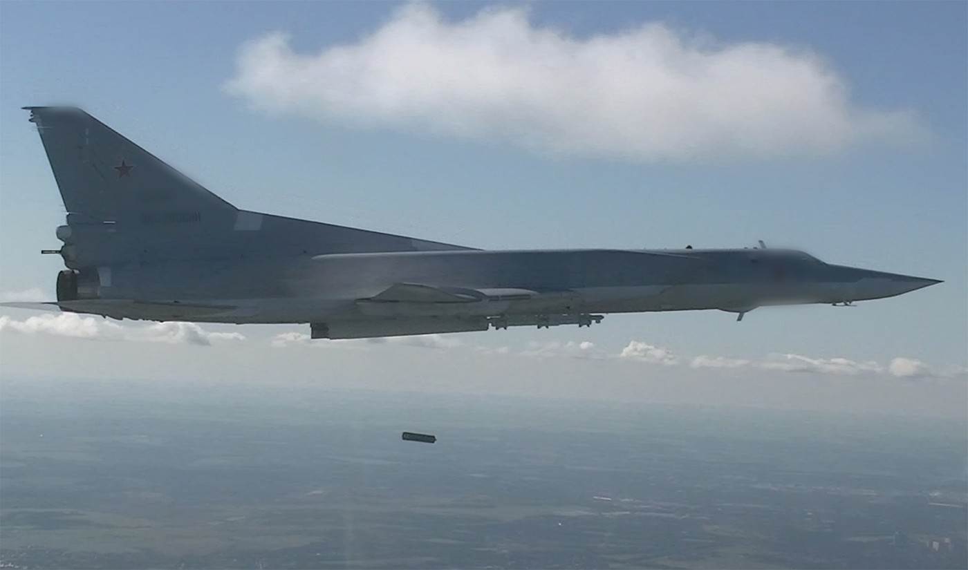  Ruski bombarder TU-22M3 srušio se na istoku Rusije nakon napada na Ukrajinu. 