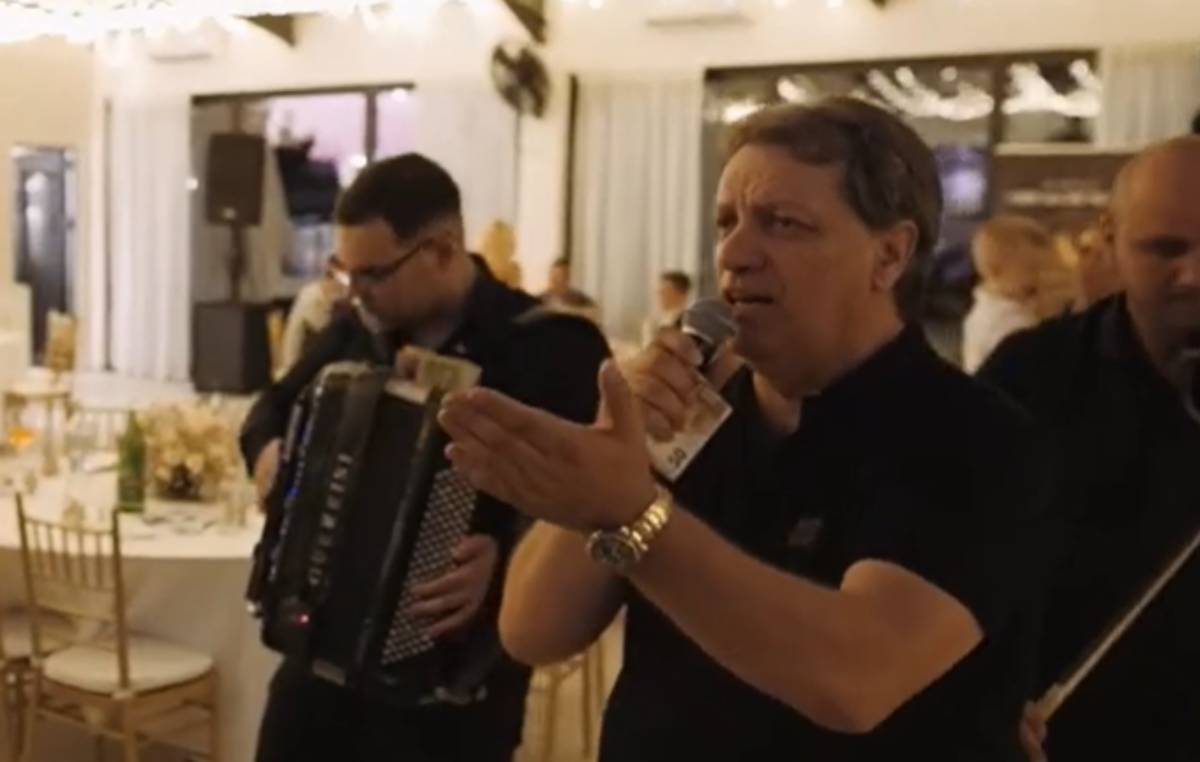  "Zaradili smo 300.000 €, sve smo morali da vratimo gazdi": Pjevač otkrio šokantne detalje sa romskih 