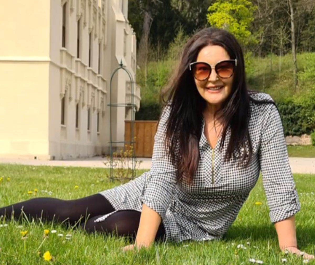  "Jako mi je loše, moram kod ljekara": Dragana Mirković u suzama hitno prekinula koncert u Hrvatskoj 