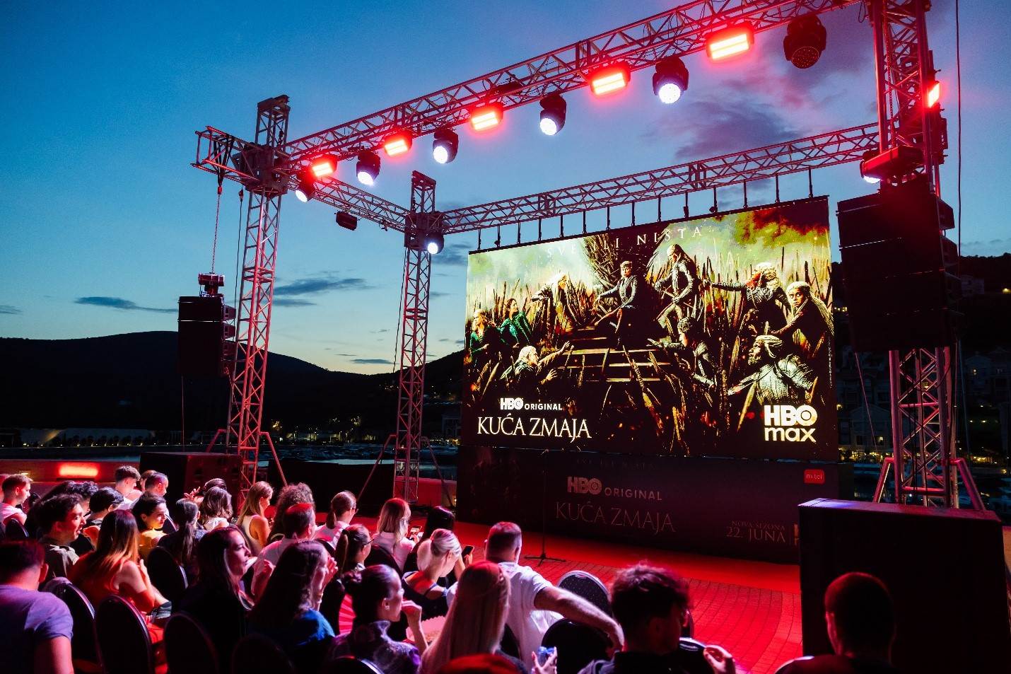  Vatra, more i zmajevi: MTEL i HBO Max premijerno prikazali „Kuću Zmaja“ pod zvijezdama na Luštici 