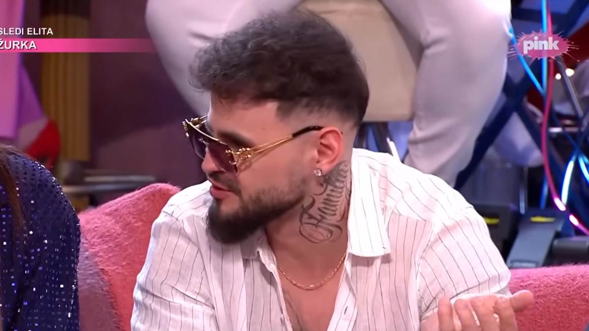  Popov dvije godine nosio nanogicu  