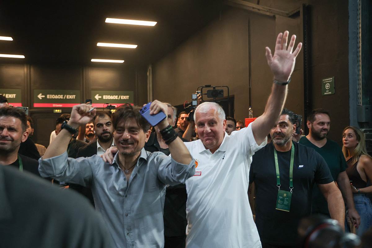  Željko Obradović odmah uzeo igrača OlimpijakosaŽeljko Obradović odmah uzeo igrača Olimpijakosa 