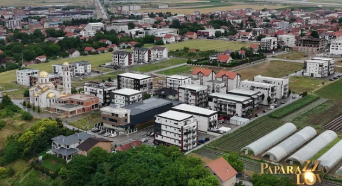  Gdje živi Desingerica? Kvadrat na periferiji ga koštao 1.500 eura, a ispred zgrade parkirao "ferari" (Foto) 