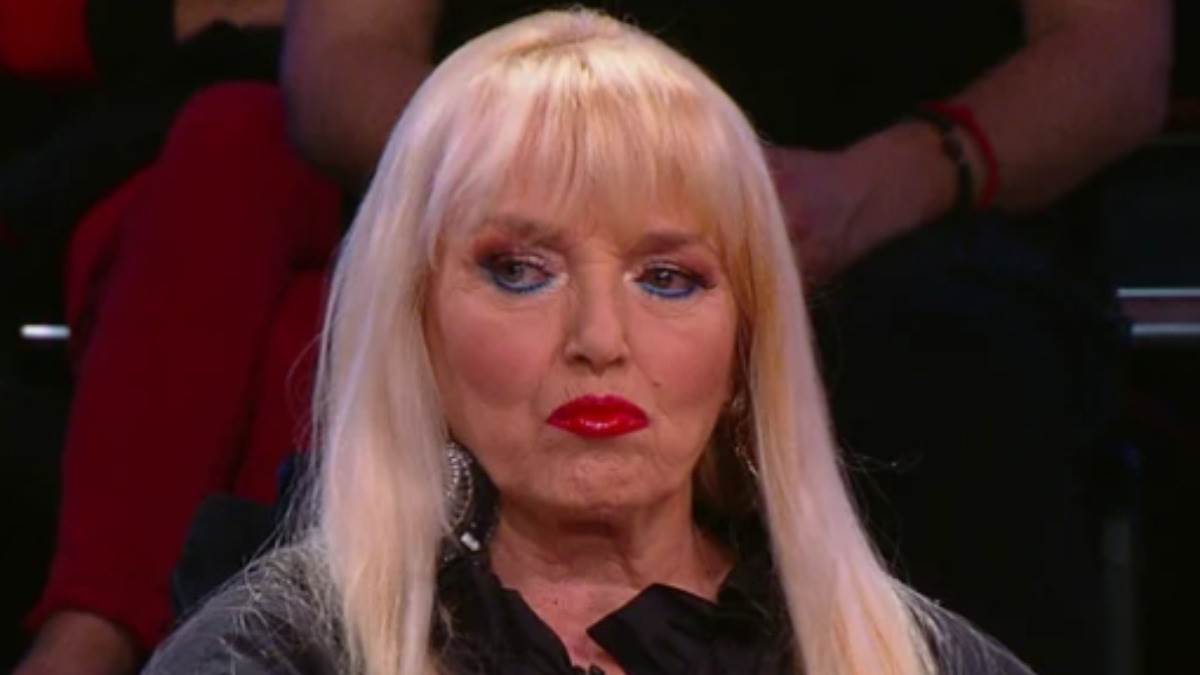  Pjevačica završila u bolnici zbog sjemenki koje svi konzumiramo: Zalijepile joj se za crijeva, prošla pakao 