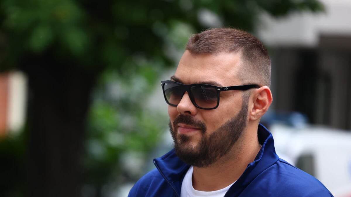 Pjevač Sloba Vasić se nakon turbulentnog perioda oglasio sa nove lokacije. 