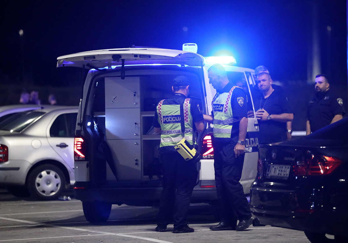  Policajci u Splitu pretukli pijanog maloljetnika 