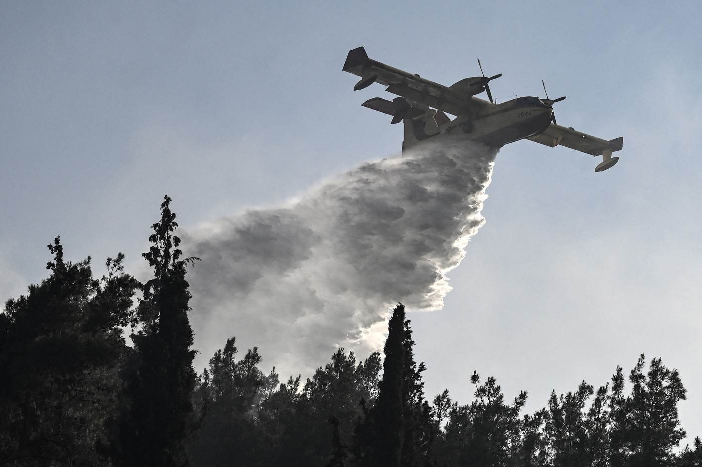  Požari bukte širom Grčke: Mobilisani avioni, izdata upozorenja građanima 