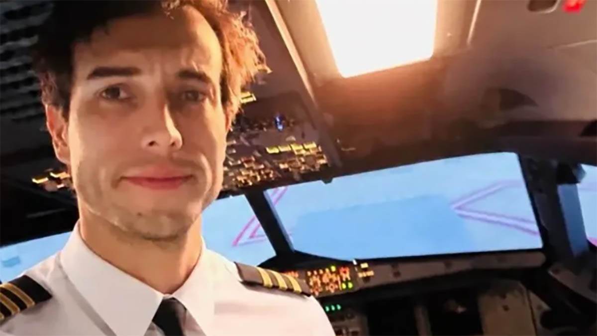  Pilot se bacio iz aviona usred leta 