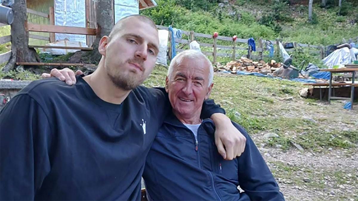  Nikola Jokić uživa na odmoru 
