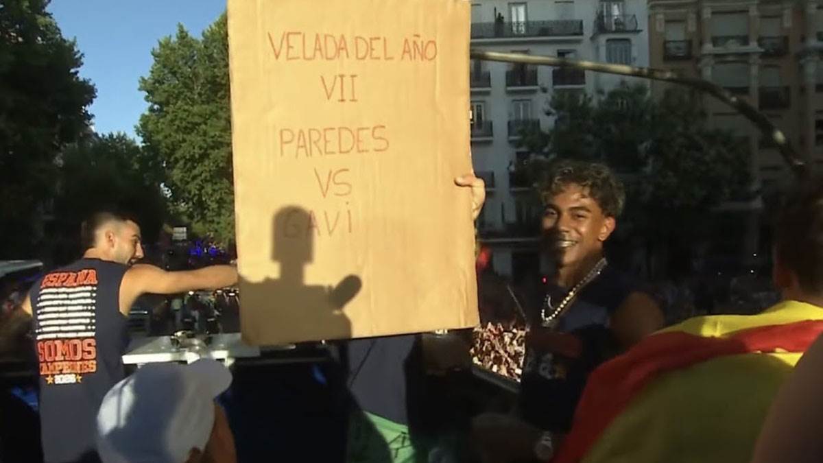  Lamin Jamal usred proslave uzeo transparent u ruke: Najavio tuču saigrača i najprljavijeg igrača Mun 