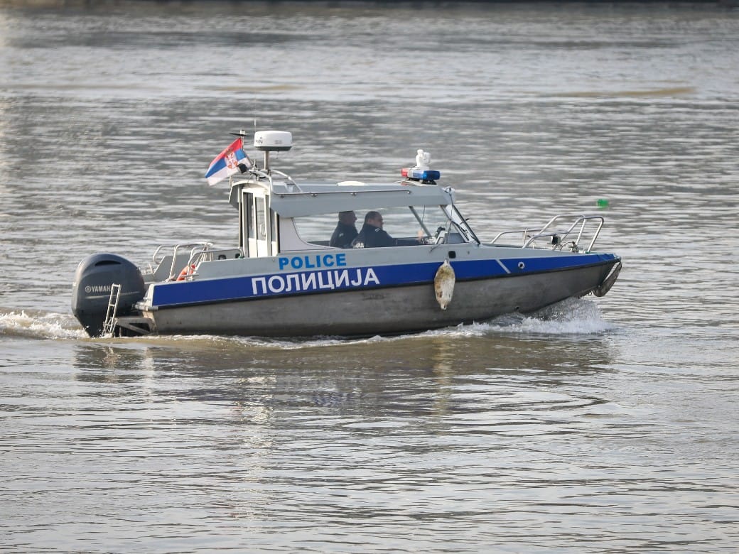  Jeziv prizor na Savi u Beogradu: Tijelo muškarca pronađeno kod splava, sumnja se da je njegov nestan 