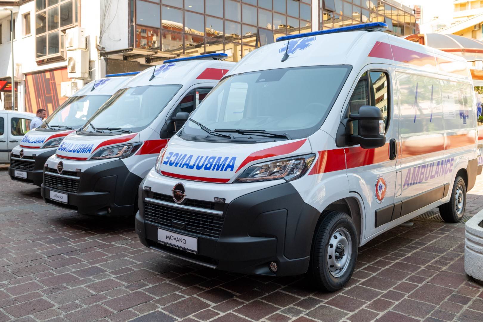  Hitna pomoć dobila tri nova sanitetska vozila za jedinice u Podgorici, Kotoru i Ulcinju 