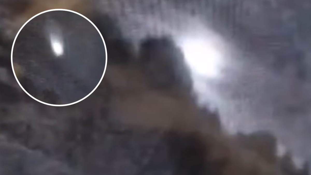  Kamere zabeležile bljesak na nebu Novog Zelanda: Posle meteora odjeknuo snažan prasak (Video) 