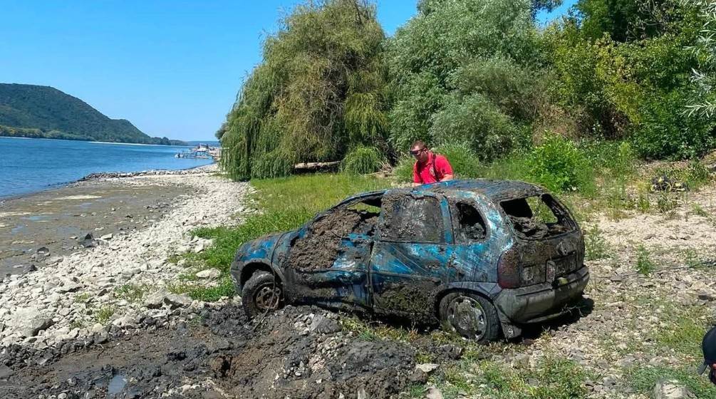  Dunav presušio i izbacio "opela": Auto ukraden prije 13 godina otkriven zbog niskog vodostaja 