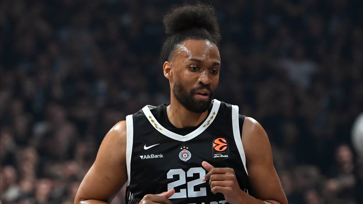  "Džabari, dobro došao nazad": Pojavile se fotke, evo gdje je otišao Parker 