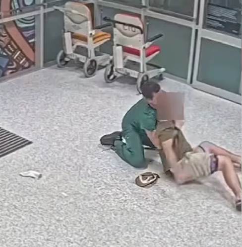  Medicinski tehničar iz Australije džiu-džitsuom savladao agresivnog pacijenta 