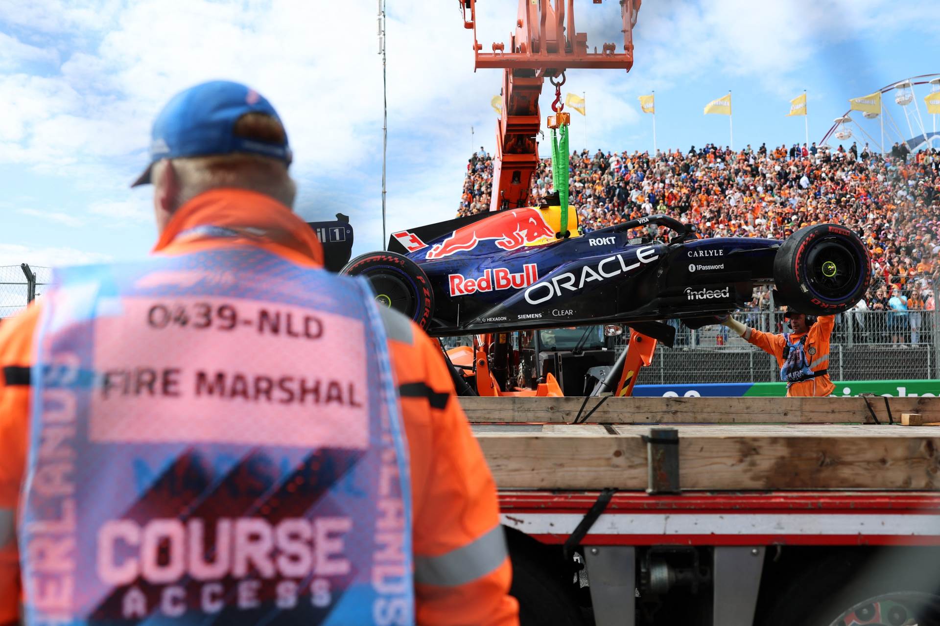  Strašan udes Maksa Ferstapena u Formuli 1: Vozači u punoj brzini jurili ka uništenom bolidu 