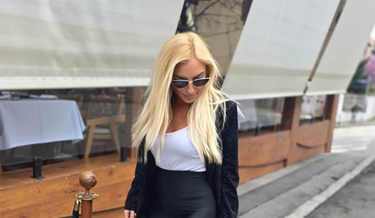  Bivši joj čeka dete sa ljubavnicom, a ona šalje sina u prvi razred: Pevačica se oglasila emotivnom porukom 