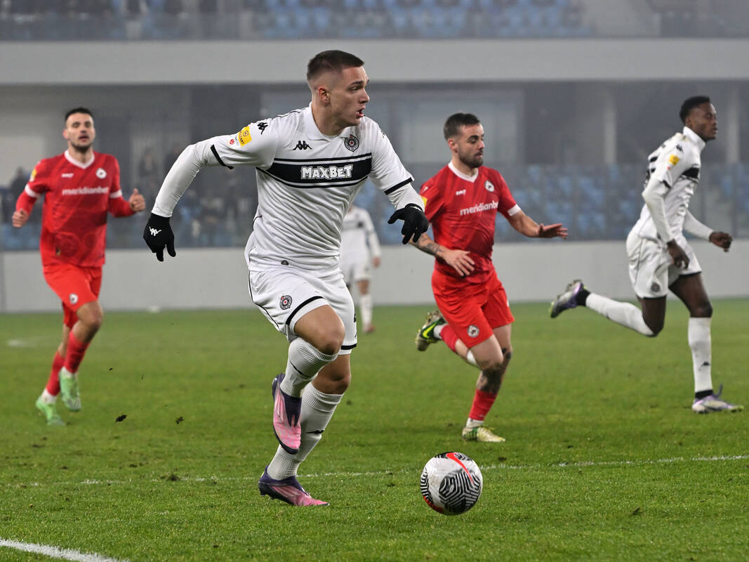  Partizan prodao Milana Roganovića 