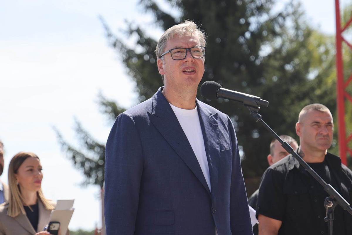  Vučić raspustio Narodnu skupštinu: Srbija ide na izbore 25 oktobra, građanima uputio važnu poruku 