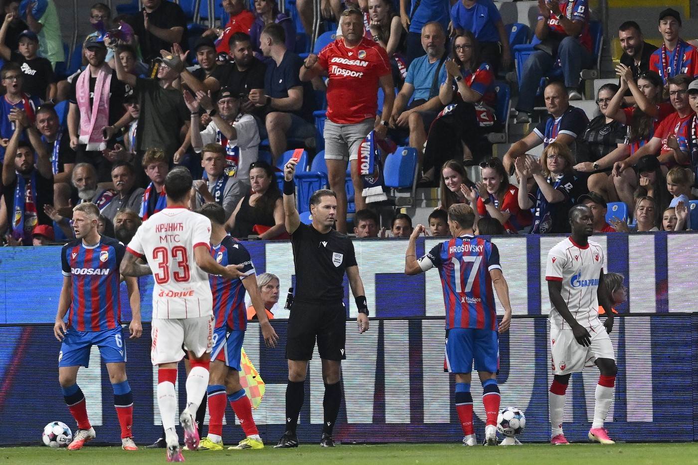  UEFA žestoko udarila po Zvezdi 