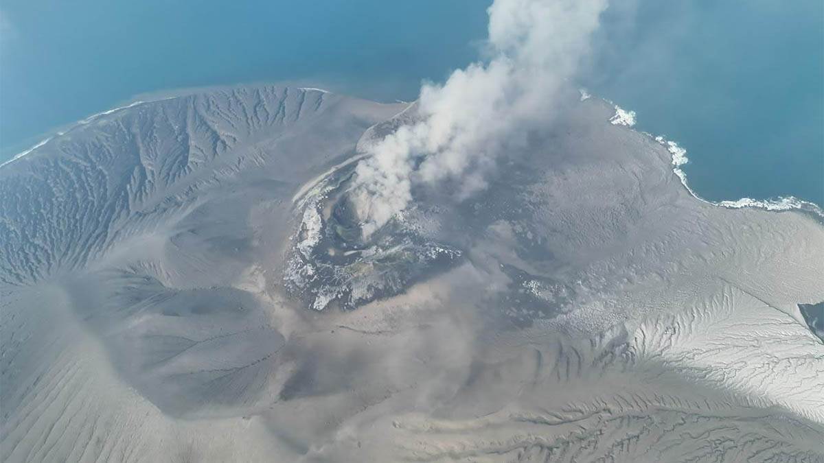 Erupcija vulkana napravila haos u Indoneziji 