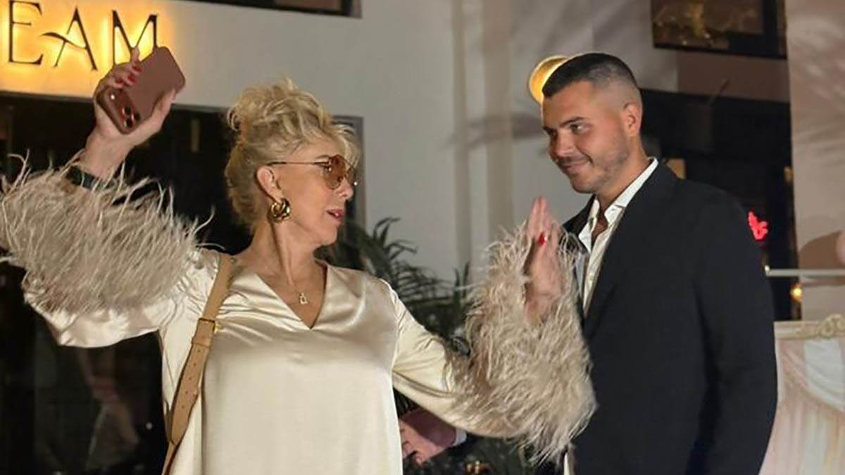   Brena se oglasila nakon viralnog snimka gde "otima" mikrofon Džejli 
