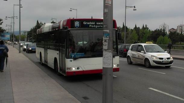  Kamenovan autobus u Podgorici, novi oblici vandalizma 