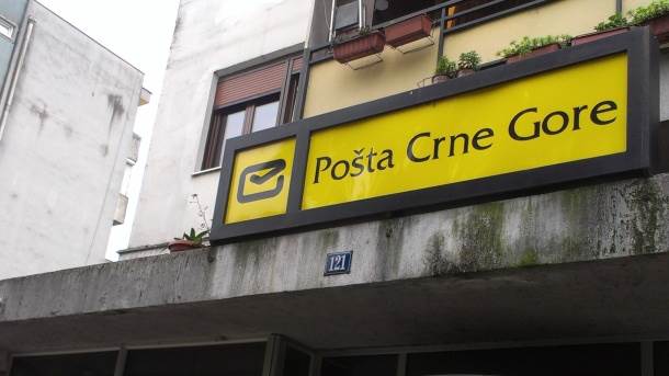  Pošta Crne Gore reagovala je na tekst  "Desetine nezakonito zaposlenih u Pošti" 