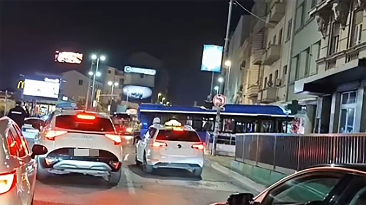  Autobus se zakucao u lokal na Zelenom vencu 