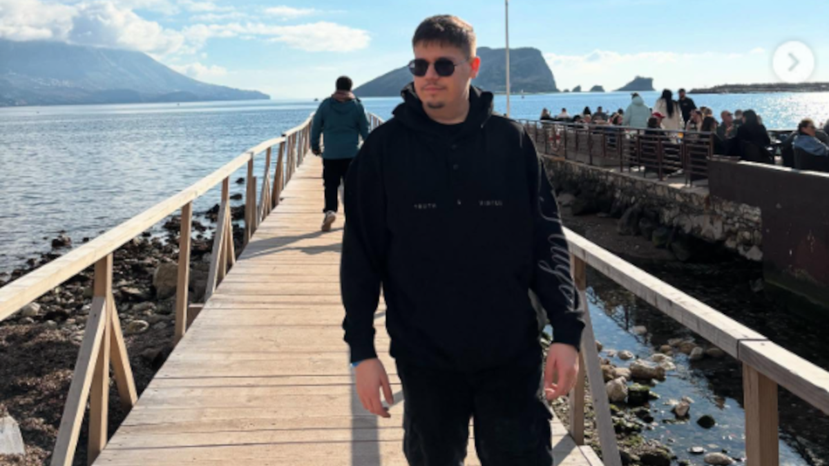  Preminuo influenser Omar Grbić u 24. godini 
