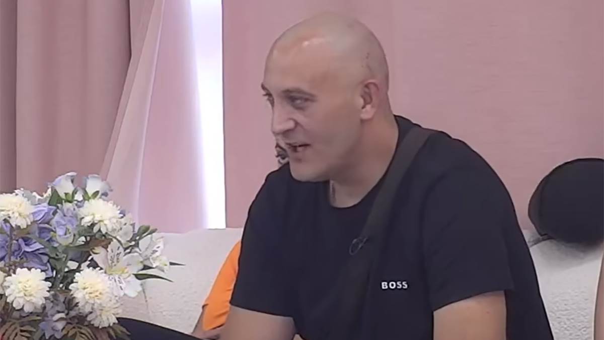  Stojin sin prekinuo emisiju, obratio se majci 