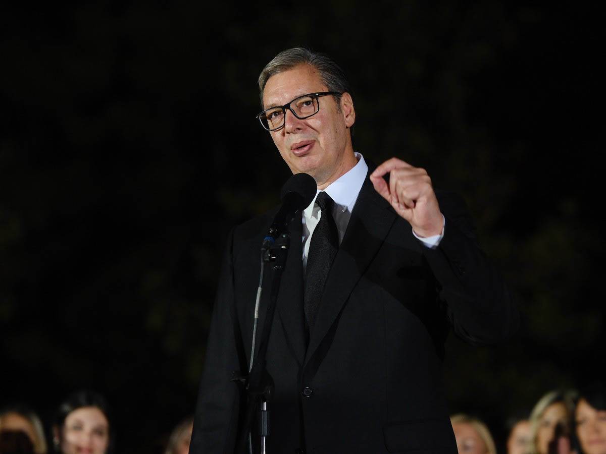  Vučić se obratio građanima i saopštio da podnosi ostavku 
