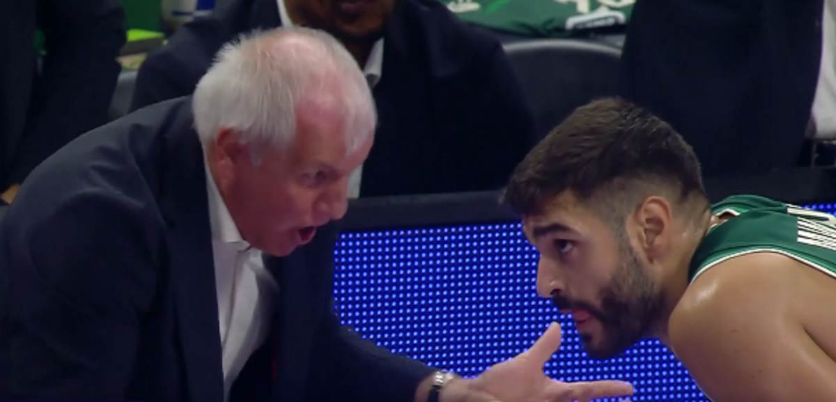  Obradović urlao i hvatao igrača za glavu 