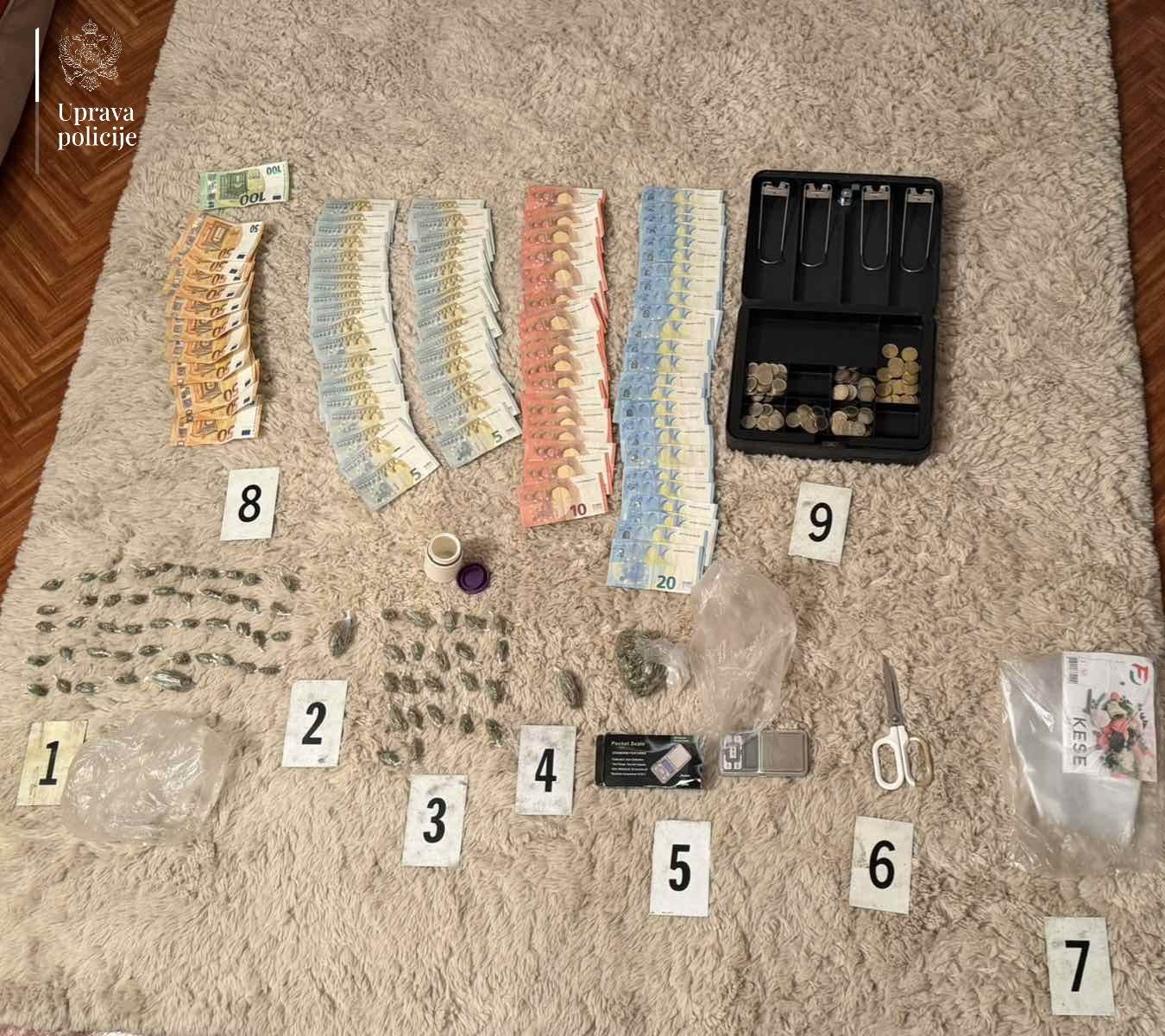  Uhapšene dvije osobe osumnjičene za prodaju droge, pronađena marihuana i preko 1.700 eura 