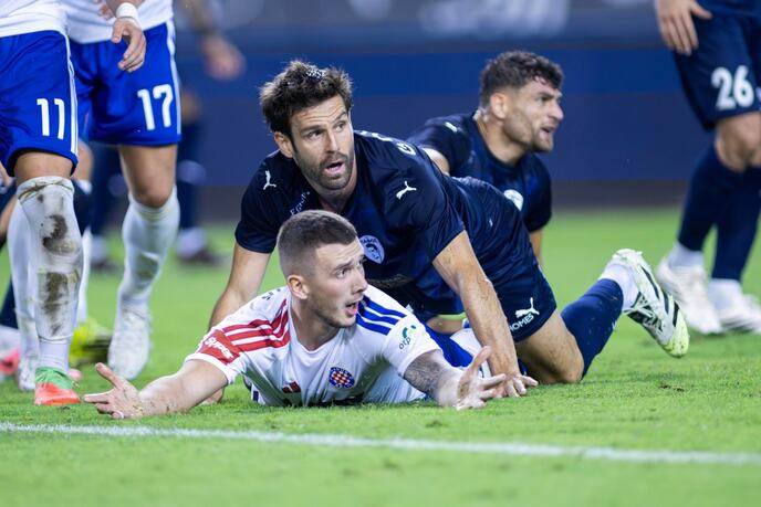  ŽESTOK OKRŠAJ! Hajduk srušio Dinamo u velikom derbiju na Poljudu! 