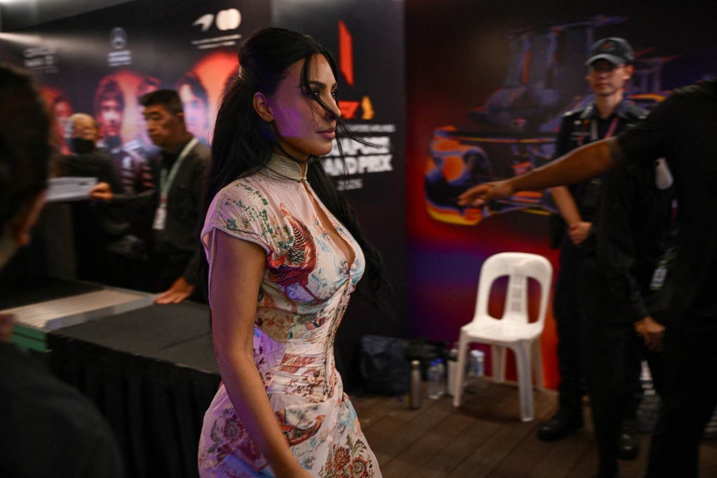  Kim Kardašijan zablistala na trci Formule 1: Zbog Luisa Hamiltona stigla u Singapur 